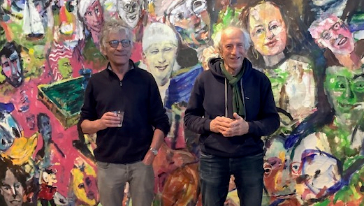Jan Piet Bode en Roeland Schweitzer voor het zevende Wereldschilderij bij Vos Design Store in Groningen